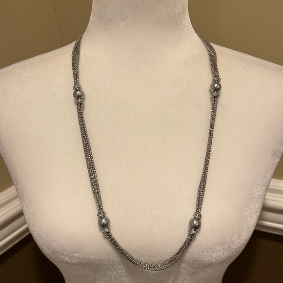 Premier Designs Pure Sophistication Silver Strand Necklace. - Picture 9 of 13